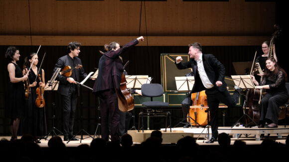 Christoph Croisé, Violoncello, und das Orchester «Il pomo d'oro» unter der Leitung von Maurice Steger © Marcel Giger